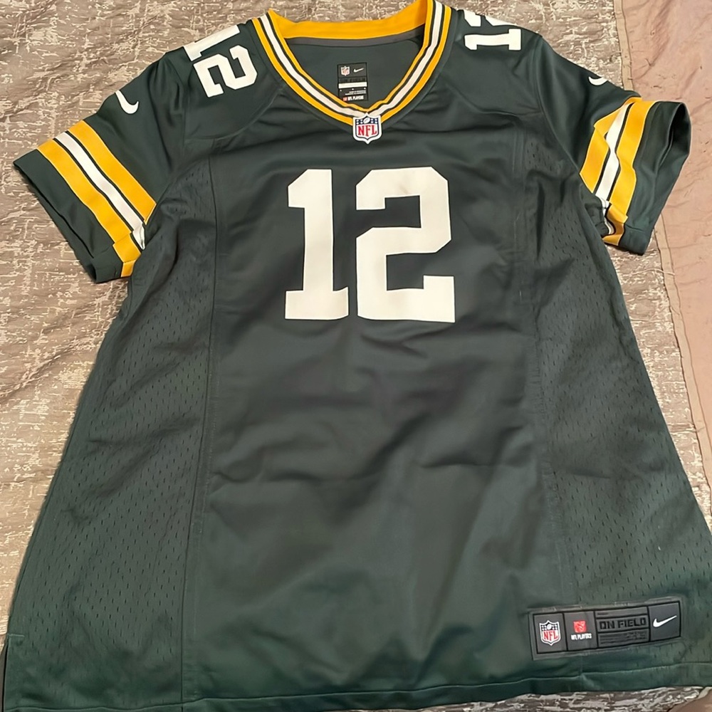 Women’s cut Aaron Rodgers Green Bay Packers jersey
